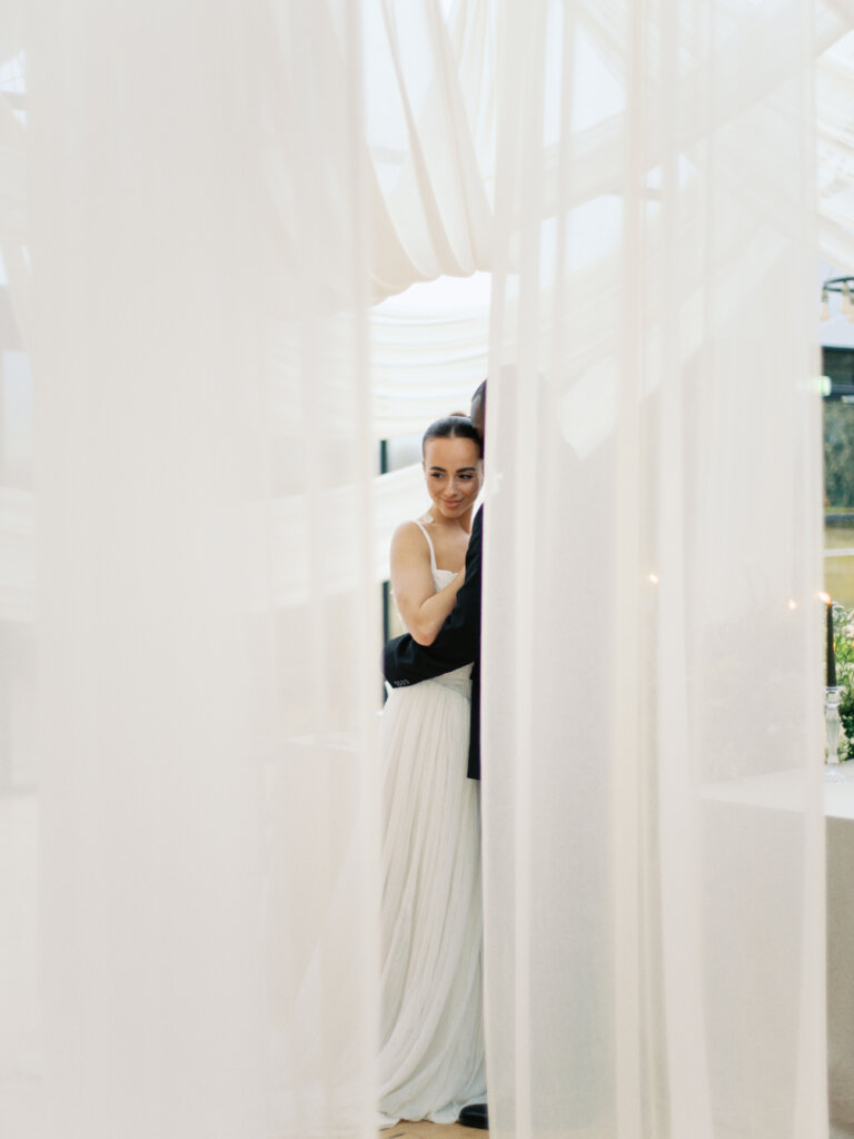 Stylish wedding couple captured at Sudeley Castle by SL Photo and Film